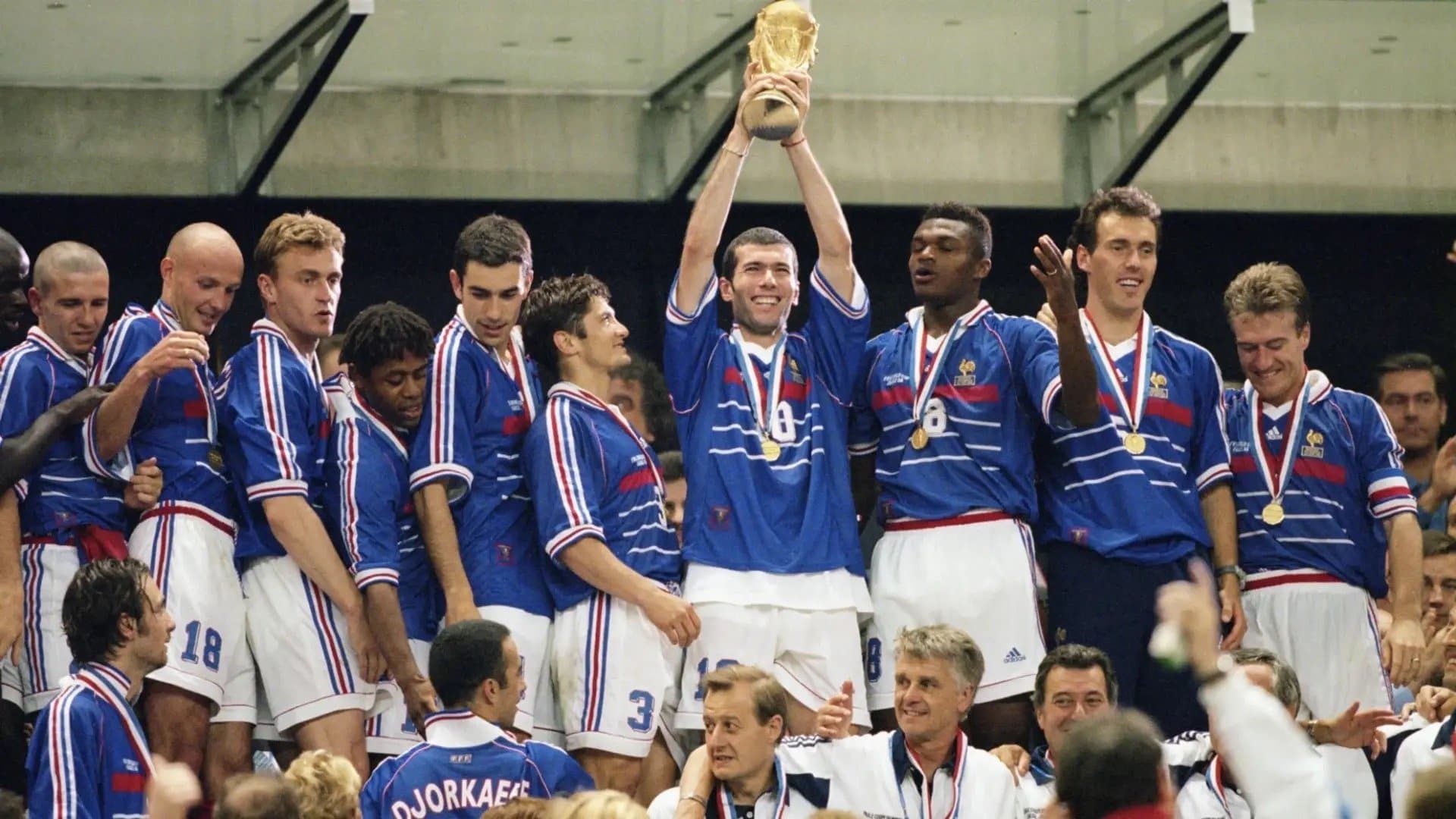 Les yeux dans les Bleus backdrop