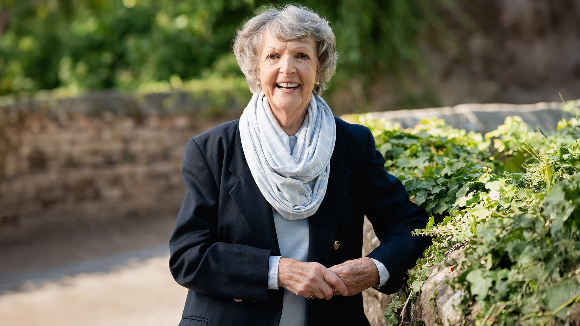 Saving Country Houses with Penelope Keith backdrop