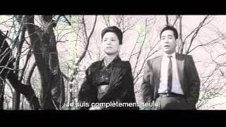 Une jeune fille à la dérive