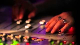 Revolution, Riot Grrrl Style - Engl. trailer