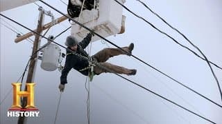Power & Ice: Bucket Truck Rescue (S1, E4) | History